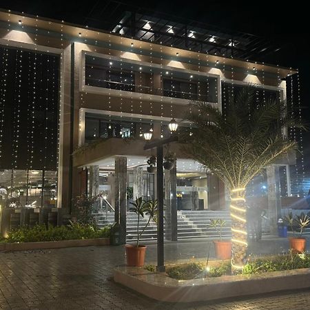 The Pavilion Park Resort Malegaon Esterno foto
