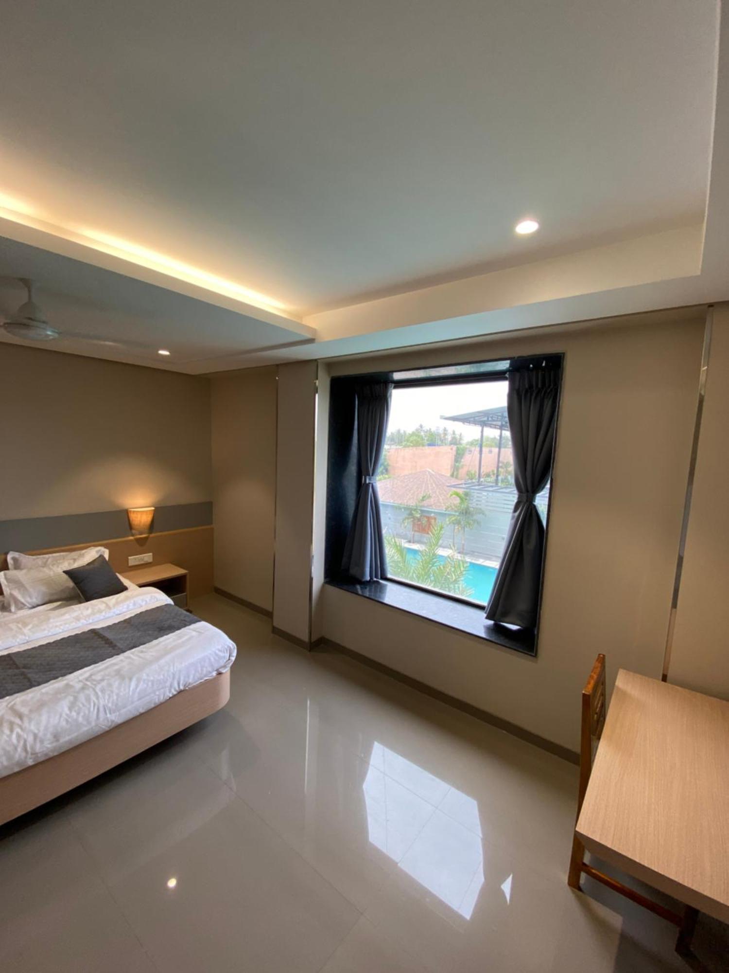 The Pavilion Park Resort Malegaon Esterno foto
